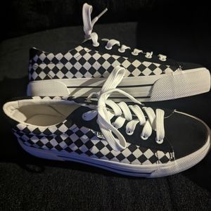 MUDD Checkered canvas shoes ! New sz 10